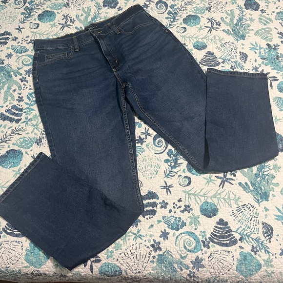 Men's Relaxed Fit Jeans - Blue - Picture 2 of 6
